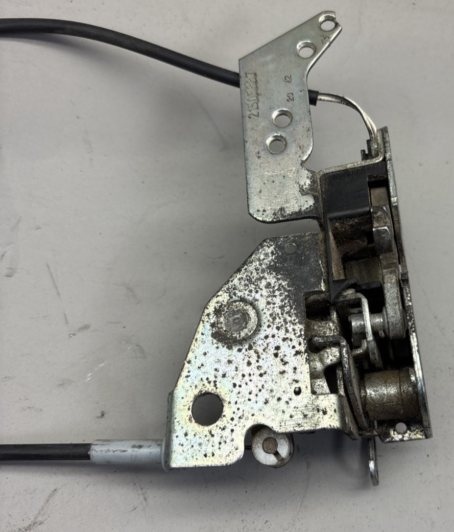 Genuine Volvo VNL VNR Door Lock Actuator Latch Motor 20570722 with Cable
