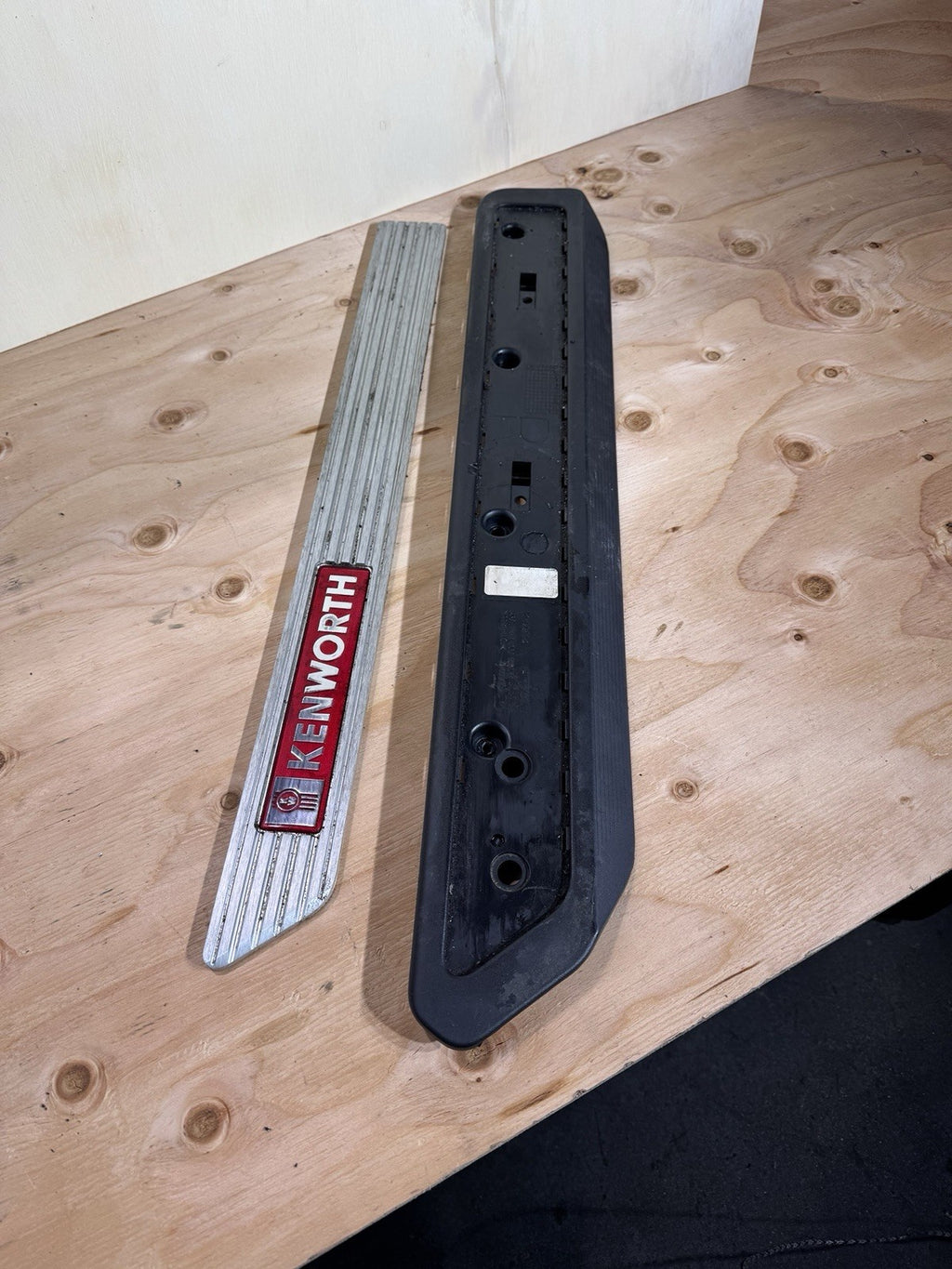 Paccar KW  Interior Door Trim Panel  S60-1562-000