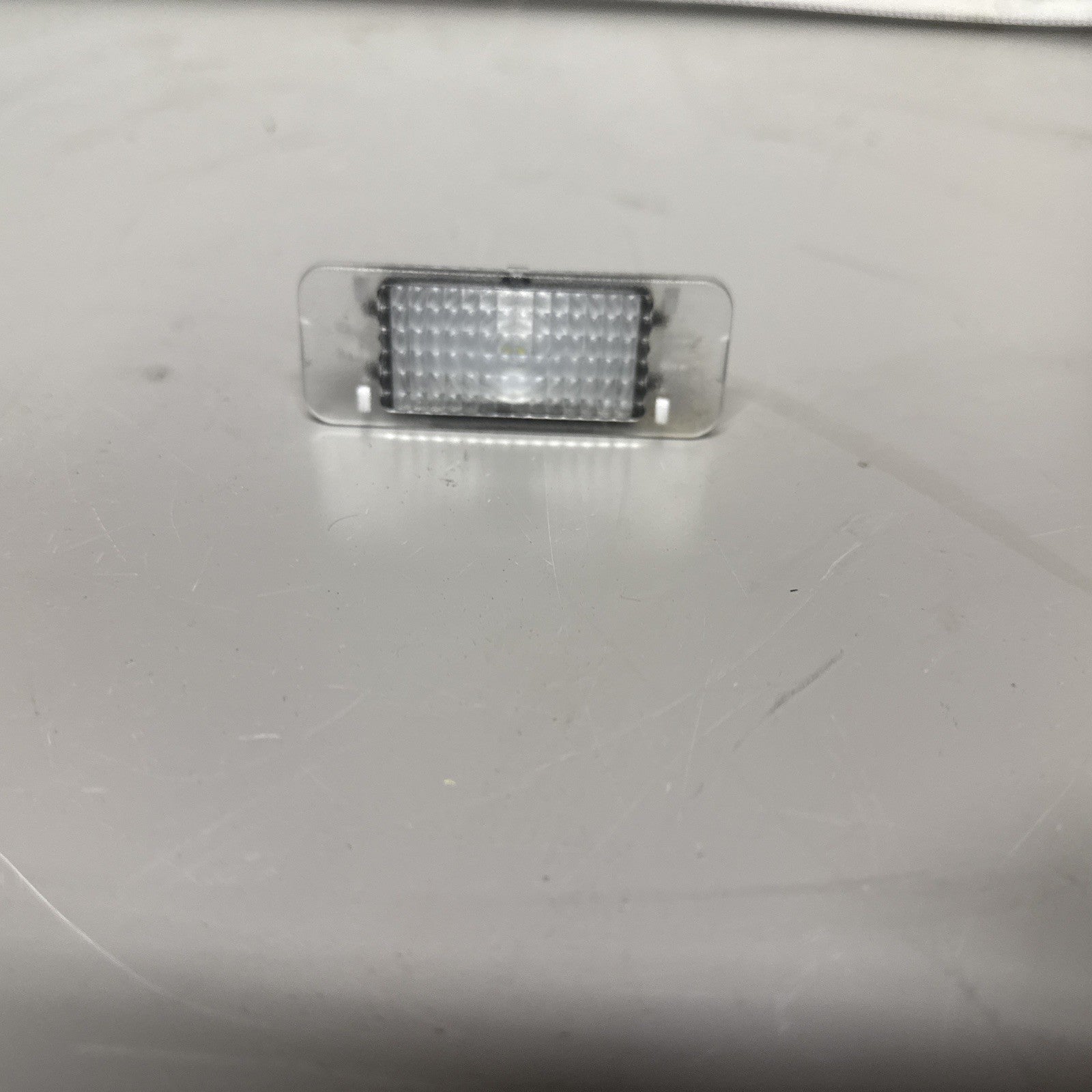 Freightliner A22-73819-000 - Courtesy Lamp - Baggage Compartment, White, 13.5V,