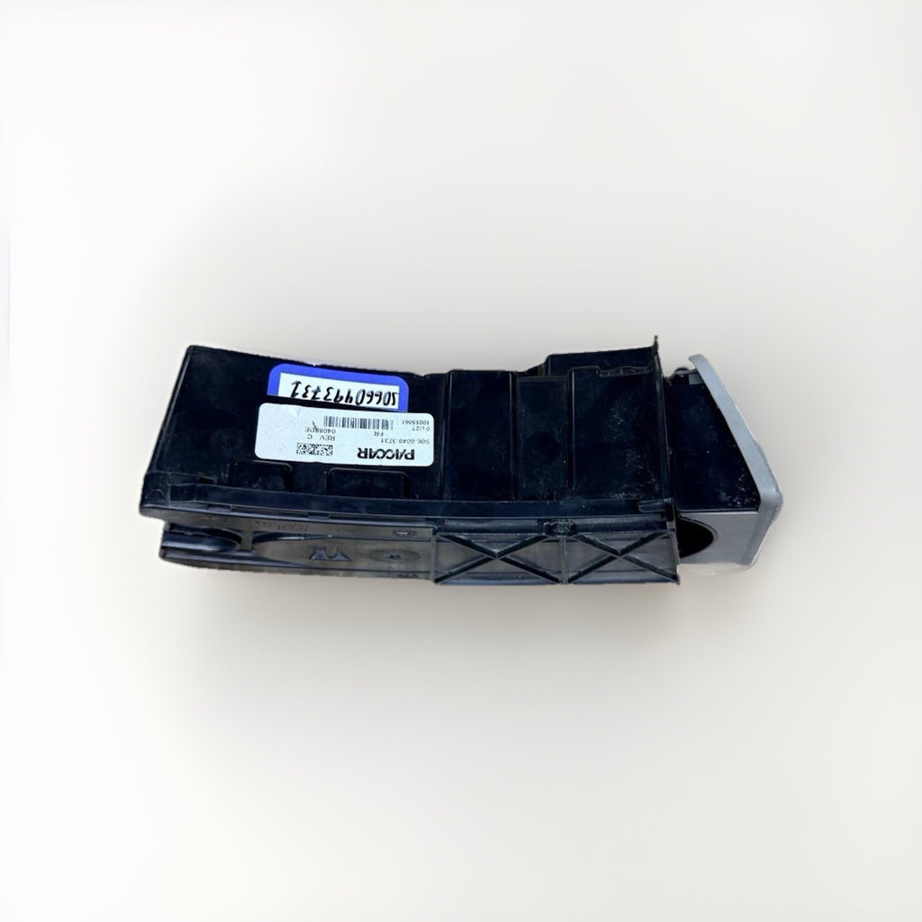 Paccar 21 Peterbilt 579 Cup Holder Right S06-6049-3731