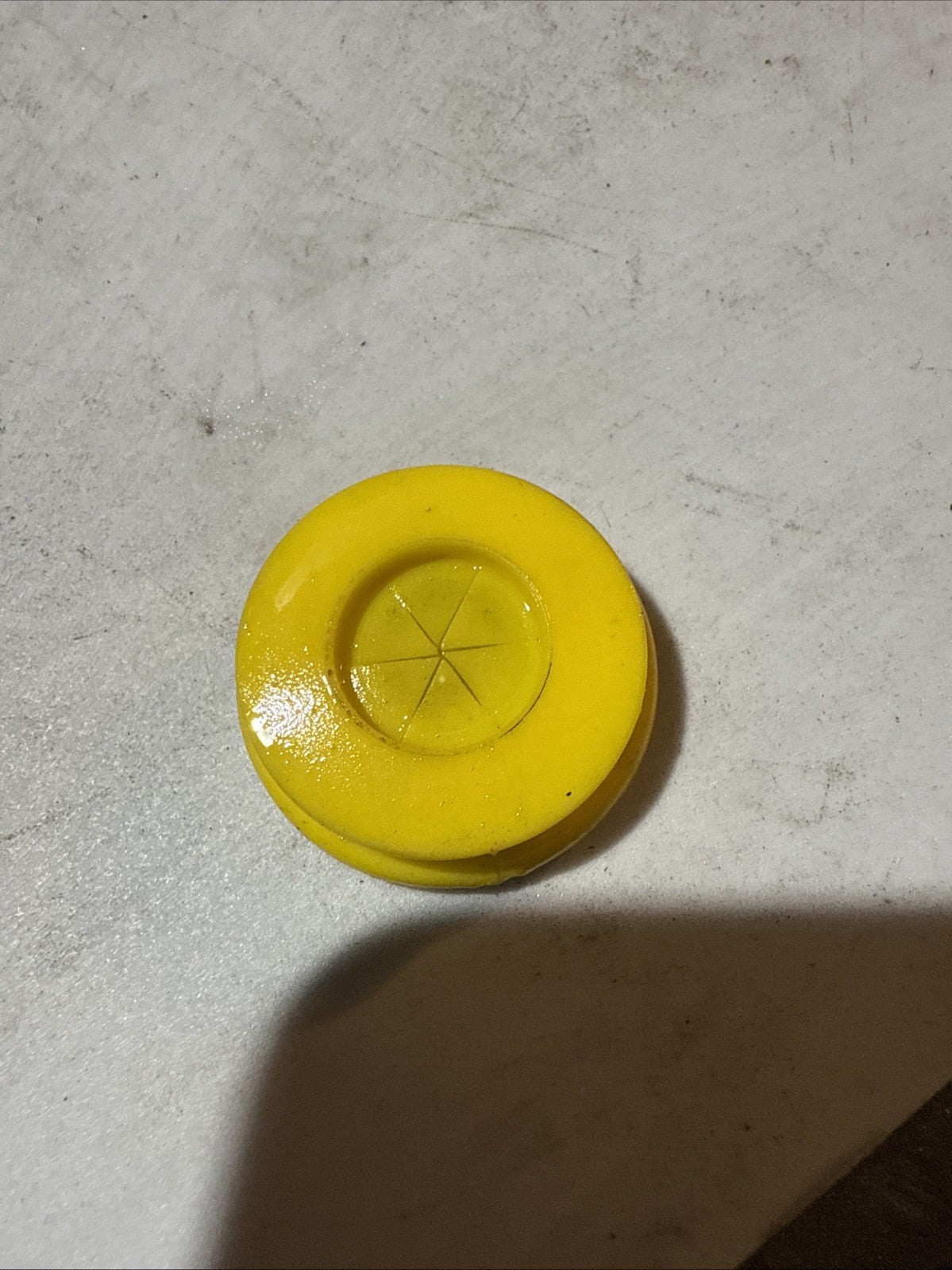 GLADHAND SEAL YELLOW PIE CUT Part #TEC101125Y-1 Interchange Part #101125Y-1