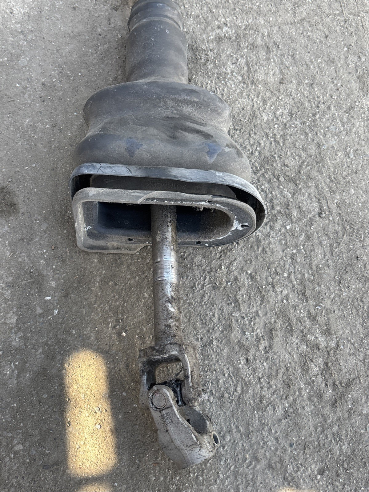 82394700 Steering Shaft for Volvo 23588381