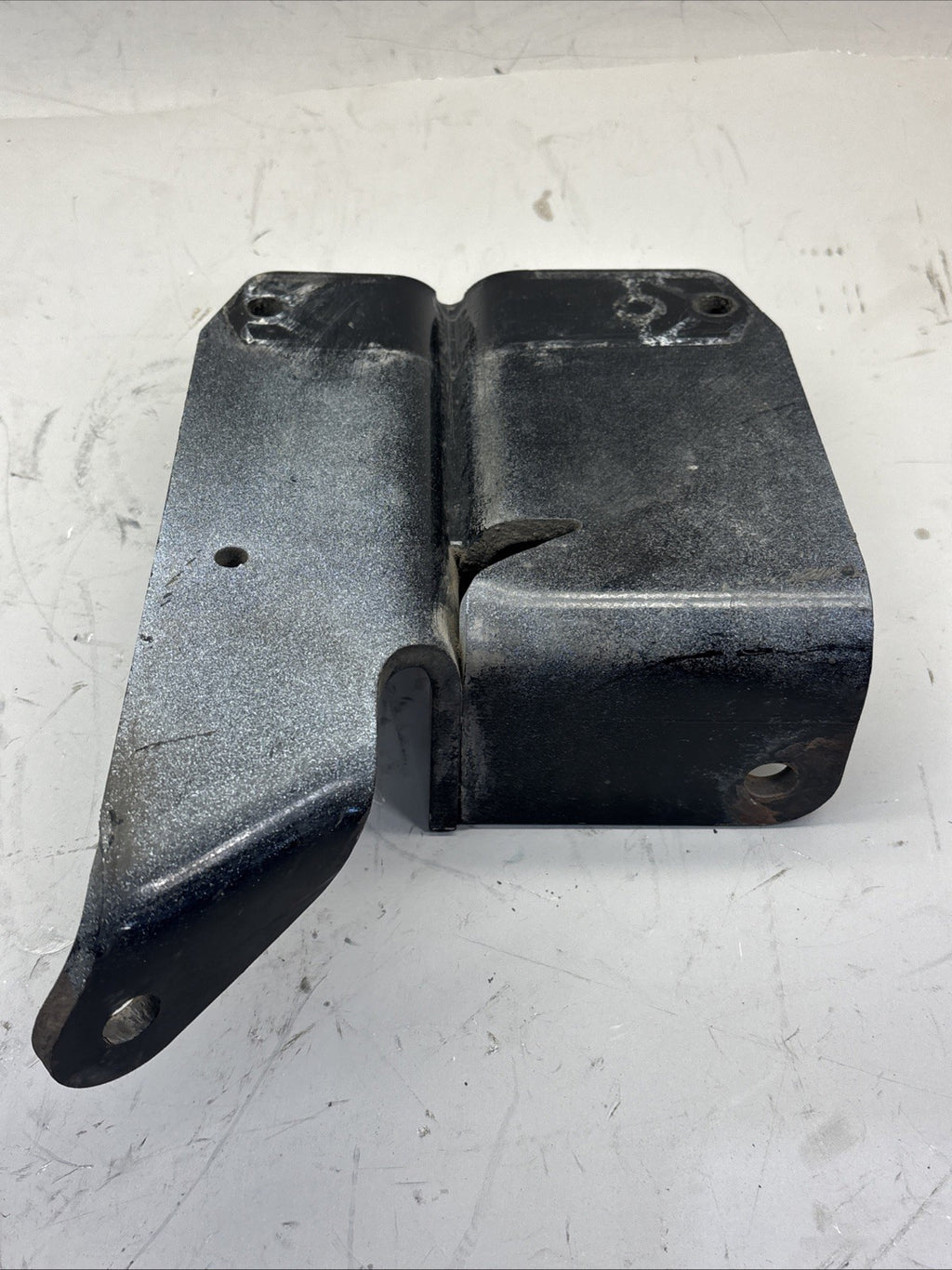 OEM A03-42646-000 MOUNTING BRACKET CASCADIA 2017+ FUEL WATER SEPARATOR STEEL