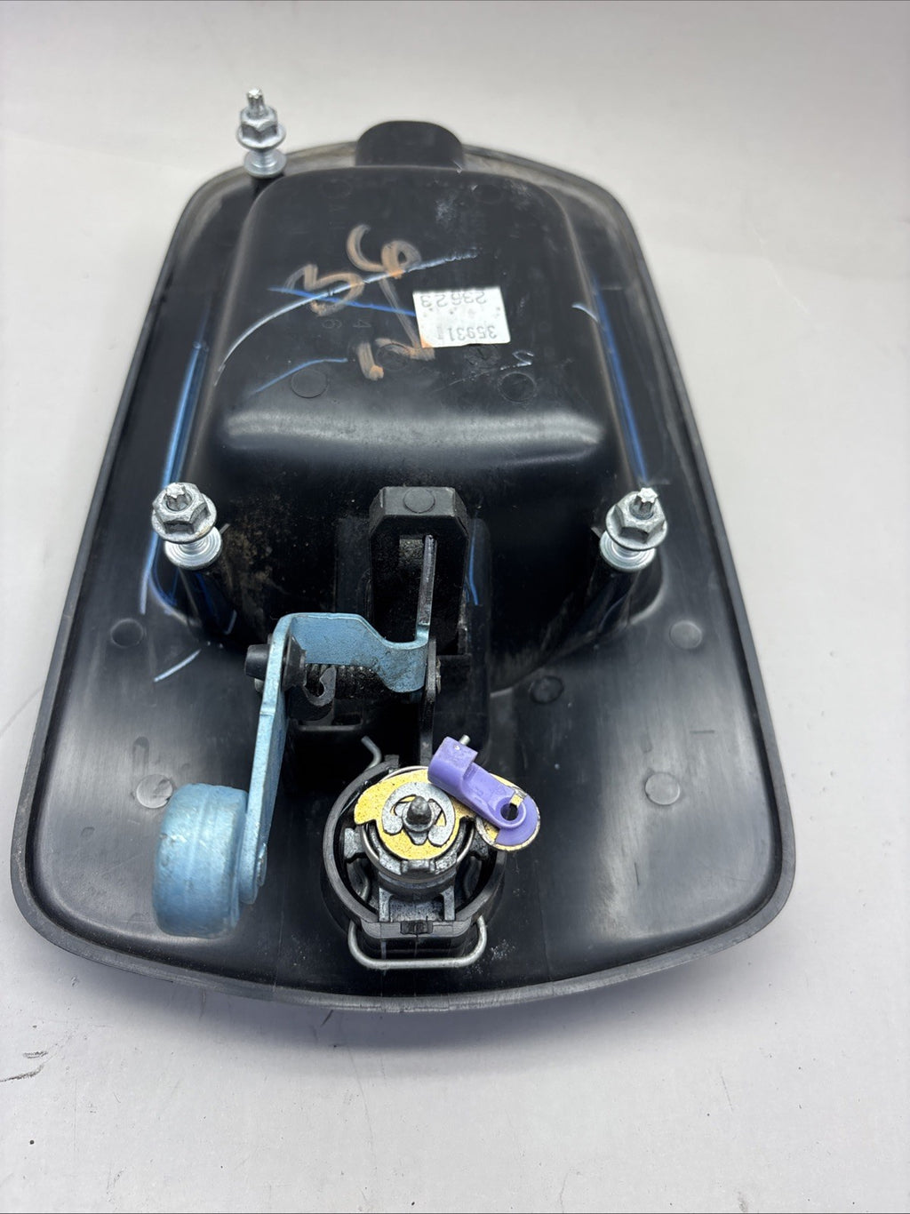 FREIGHTLINER CASCADIA DRIVER SIDE DOOR HANDLE A18-67004-004 - A18-67004-006