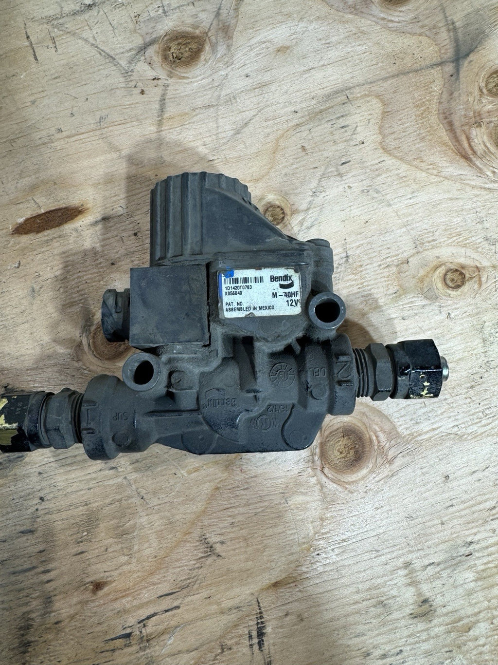 2021 Kenworth  PACCAR BENDIX ABS MODULATOR VALVE K056040