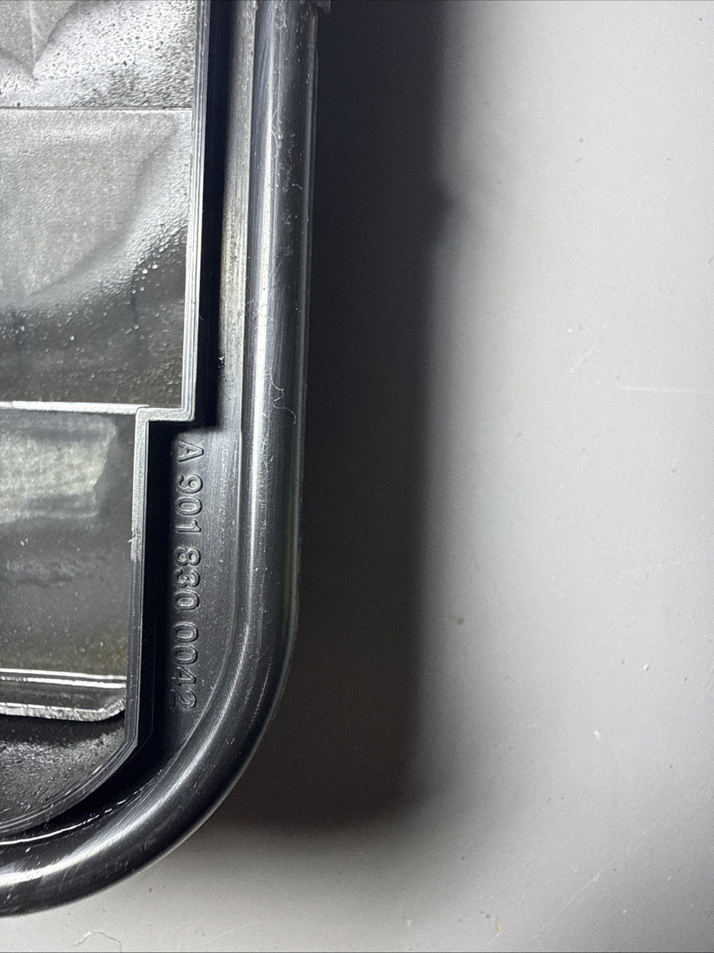 Freightliner Cascadia Cab  Rear Air Outlet Flap A9018300042