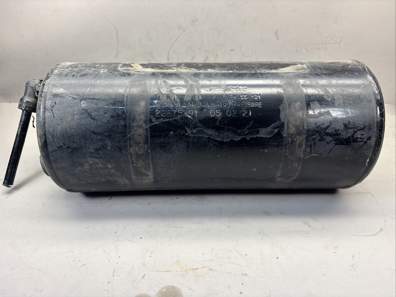 NEW OEM Volvo 23675291 Air Tank