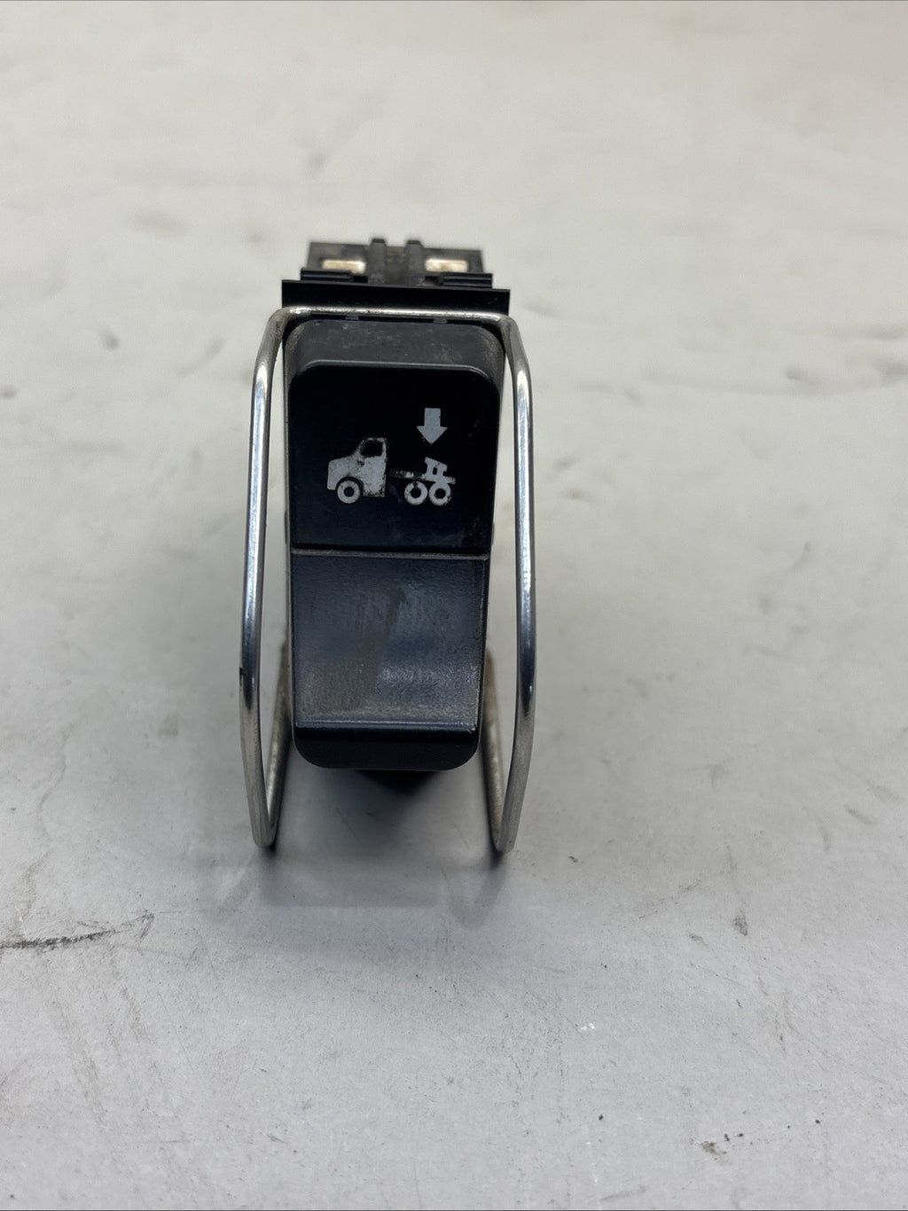 2014-2019 KENWORTH T680 AIR SUSPENSION DUMP DASH CONTROL SWITCH P27-1173-053