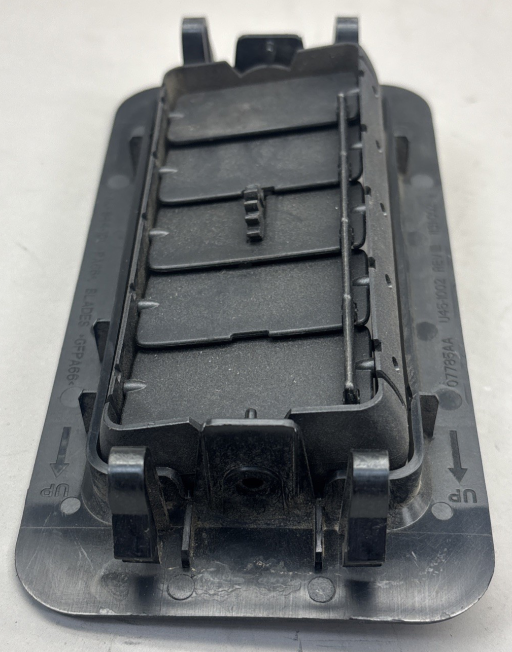 PACCAR   DASH LOUVERT VENT    U45-1002 / 07785AA / 1-INJ-844-101