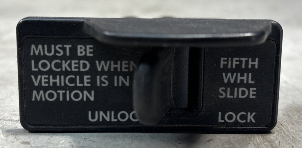 GTD 3270-2 Freightliner Standard Dash Valve FIFTH WHL SLIDE