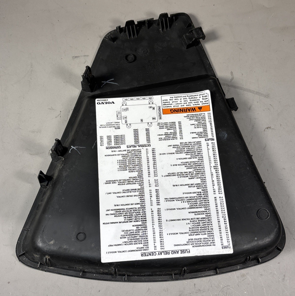 82755969 Dash Top Tray, Plastic, With Oe Style J for Volvo VNL