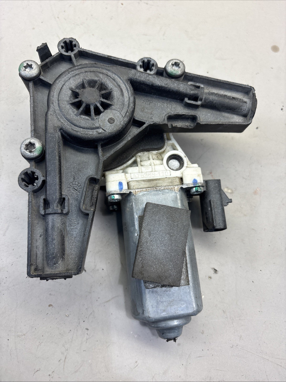 Freightliner RH Window Regulator A76365-110