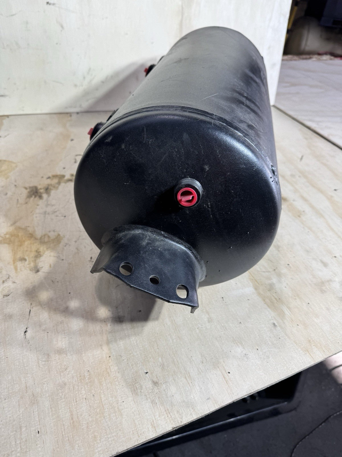 AIR RESERVOIR 9-1/2" X 27-1/2" HOOSIER TANK Part #HOS95405 Interchange Part #951