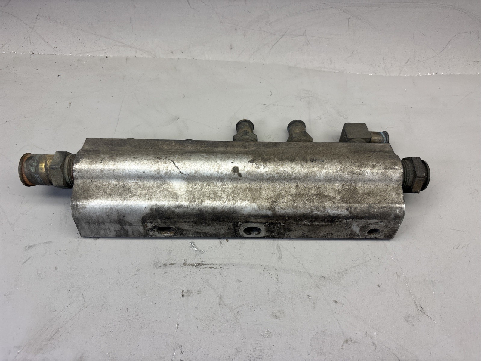 FREIGHTLINER CASCADIA 126 DD15 ENGINE MANIFOLD HEATER 05-31190-000 OEM