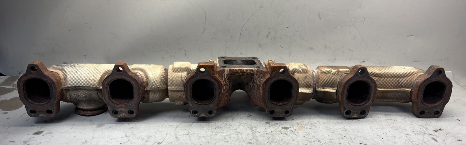 2019 Paccar MX13 Exhaust Manifold 2124731