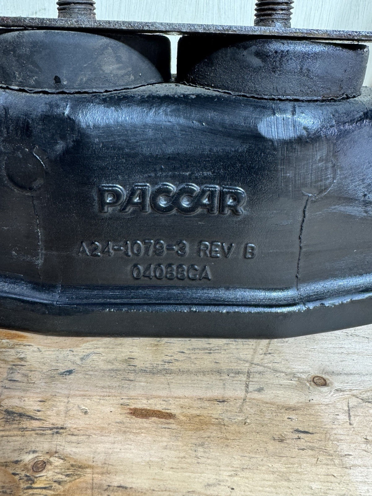 A24-1079-3 PACCAr  Front Engine Mount  (10862495 Removed from 2021 KW