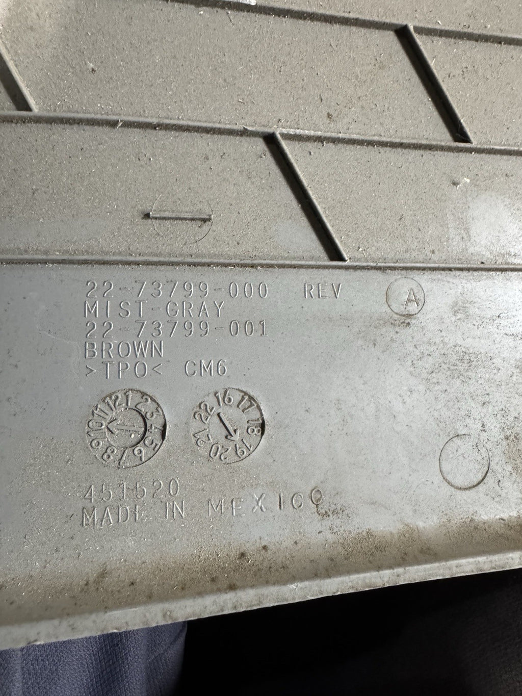 18-2024 FREIGHTLINER CASCADIA FRONT RIGHT ELECTRICAL BAY COVER 22-73799-000 OEM