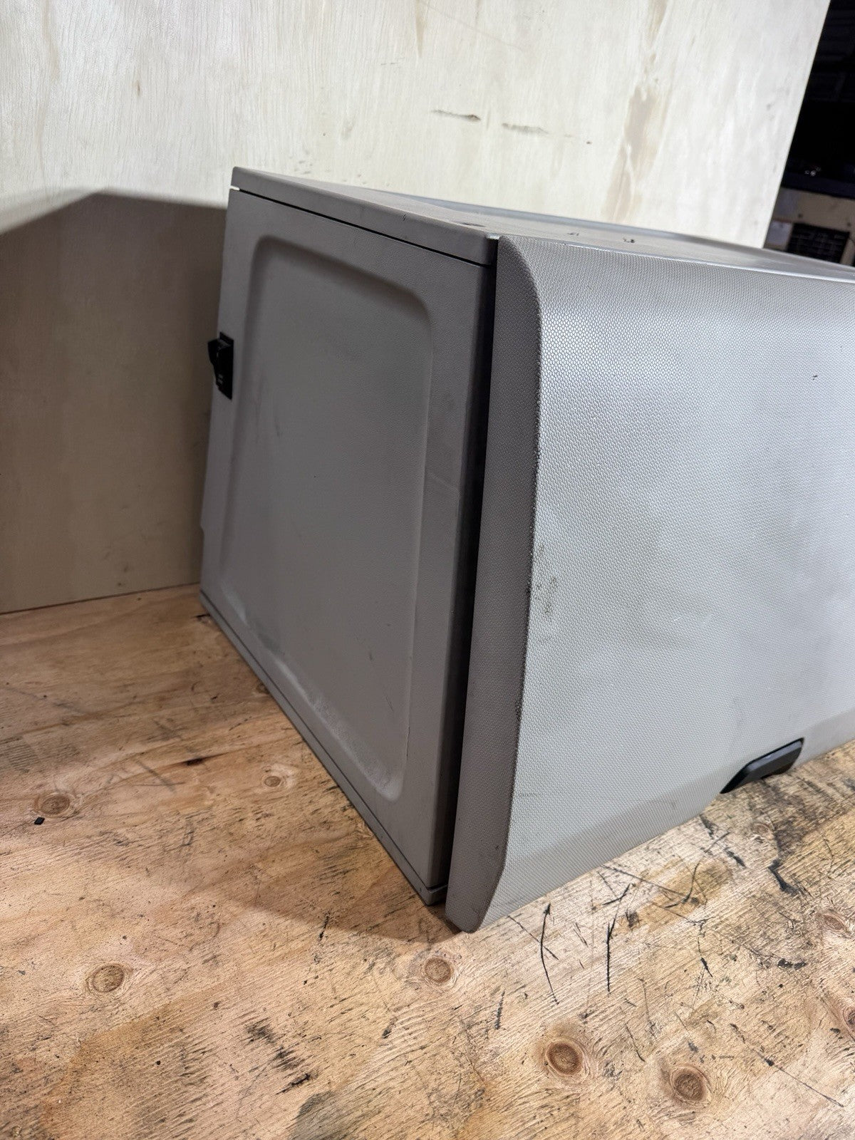 A18-71222-000 2023 Freightliner Cascadia Interior LH Cabinet
