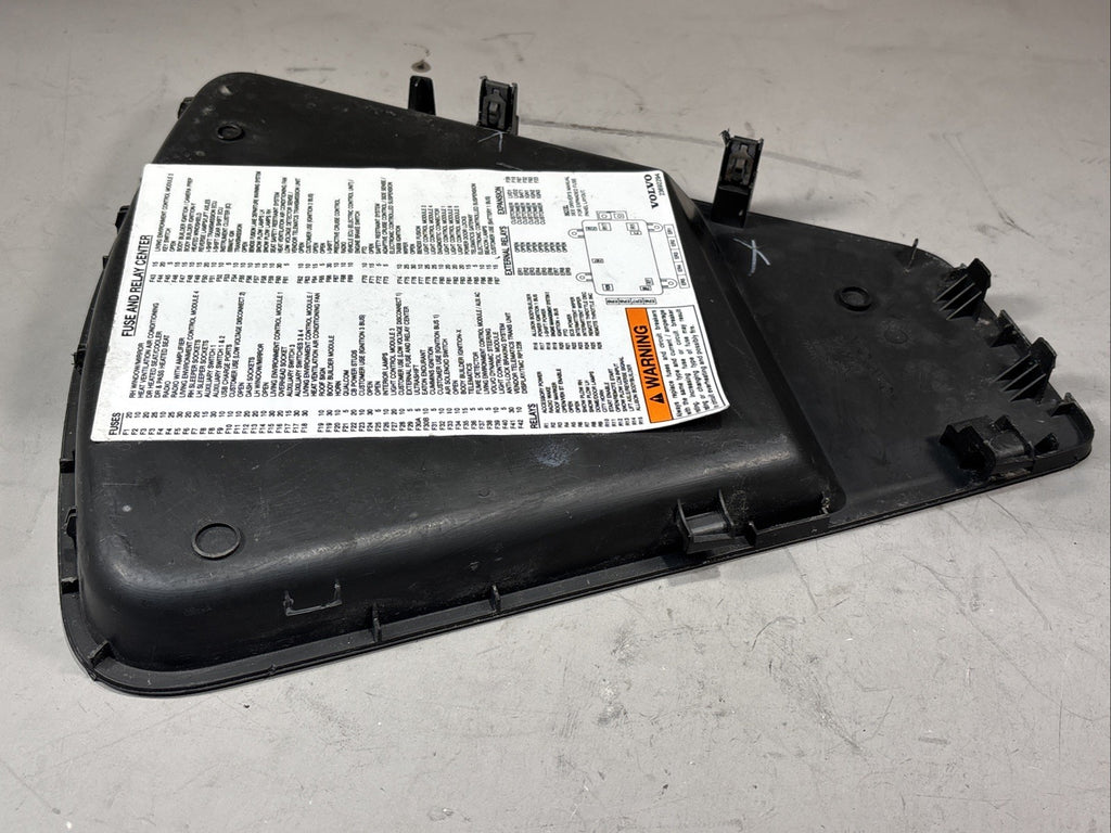 82755969 Dash Top Tray, Plastic, With Oe Style J for Volvo VNL