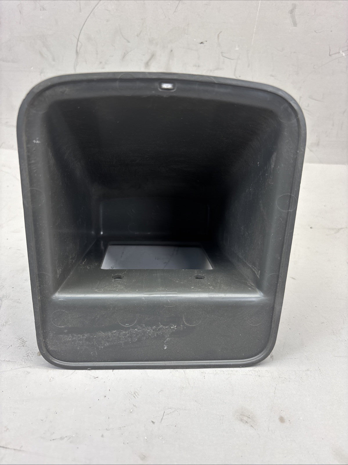 2019-2023 VOLVO VNL 760 D13 FRONT LEFT OR RIGHT COVER TRIM 84583361 OEM