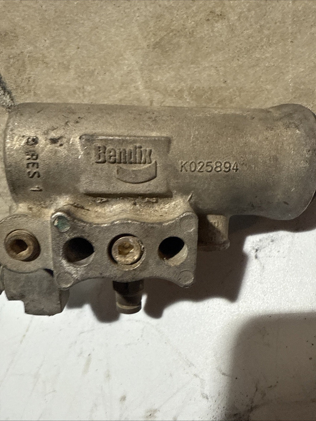 2018 Bendix Air Dryer K025894 (677-10219)