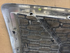 2019 VOLVO VNL FRONT MAIN GRILL  82745720 / 84724157 / 84724159 OEM DAMAGED