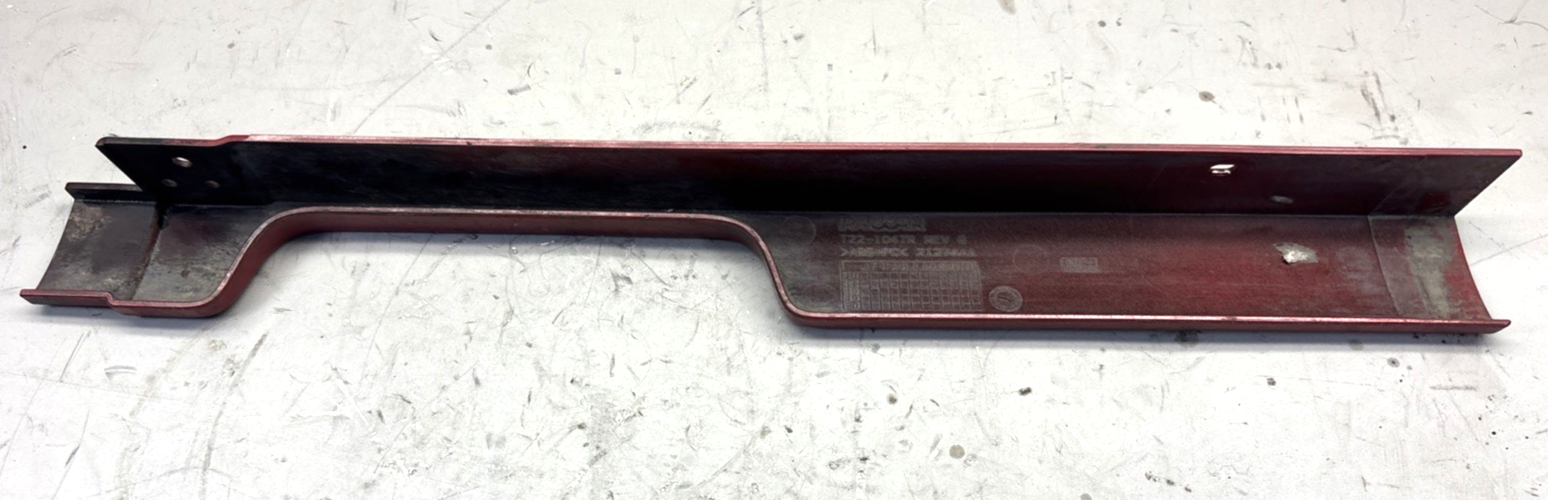 KENWORTH T22-1047 COVER-SLEEPER CENTER FUEL 
