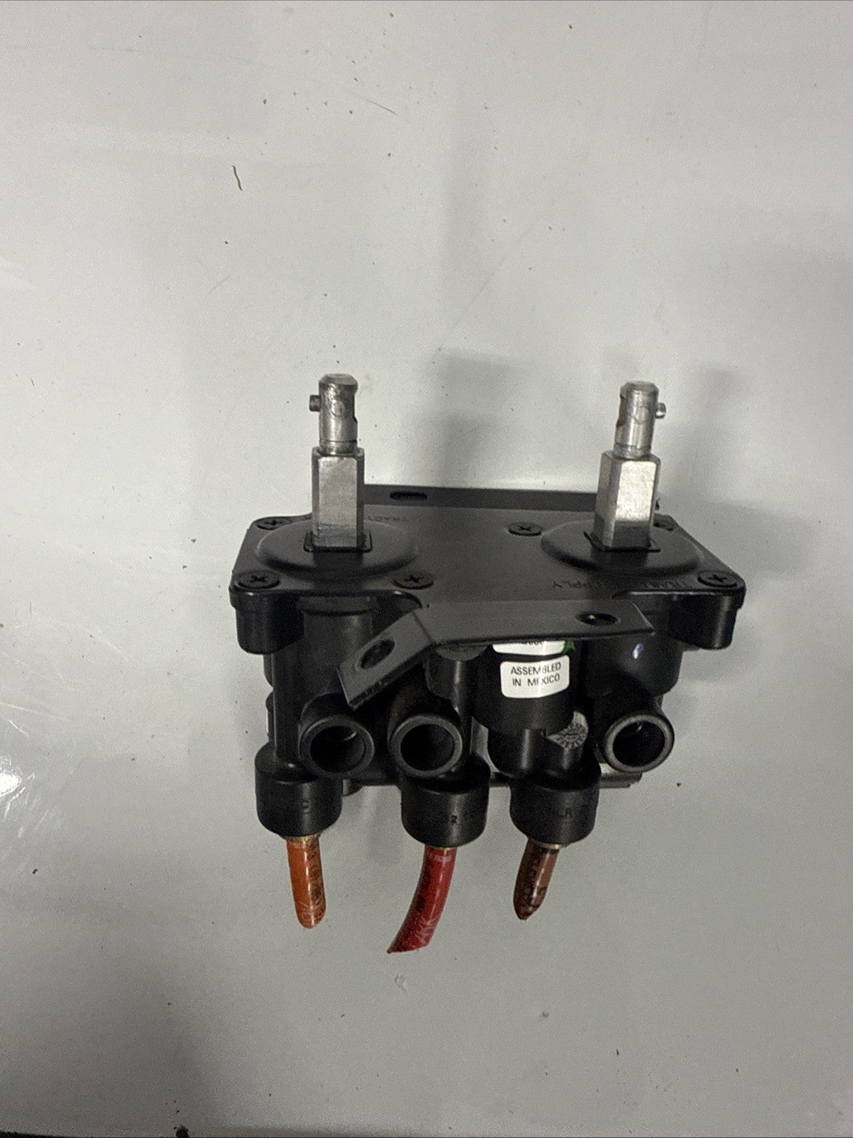 MERITOR WABCO PARKING AIR BRAKE VALVE RKN20619 VOLVO 3175705