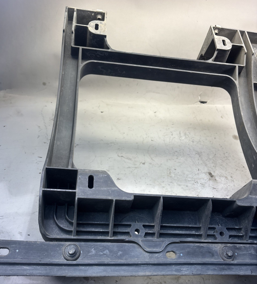 82789505 Body Support for Volvo