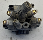 Freightliner Cascadia Wabco Anti Lock Braking System ABS Valve OEM 9760001070037