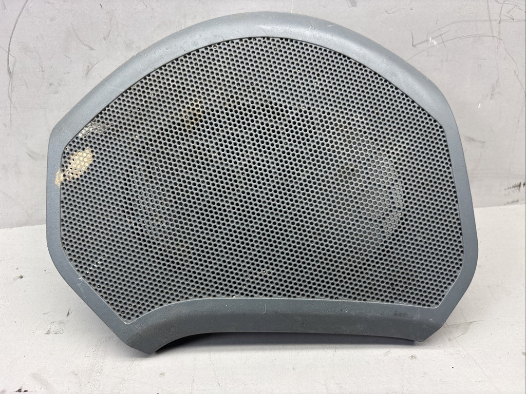 KENWORTH T680 PACCAR RH SPEAKER GRILL S45-1032-000R