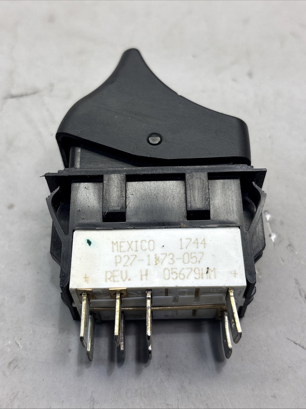 2014-2019 KENWORTH T680 INTER AXLE DIFF LOCK DASH CONTROL SWITCH P27-1173-057