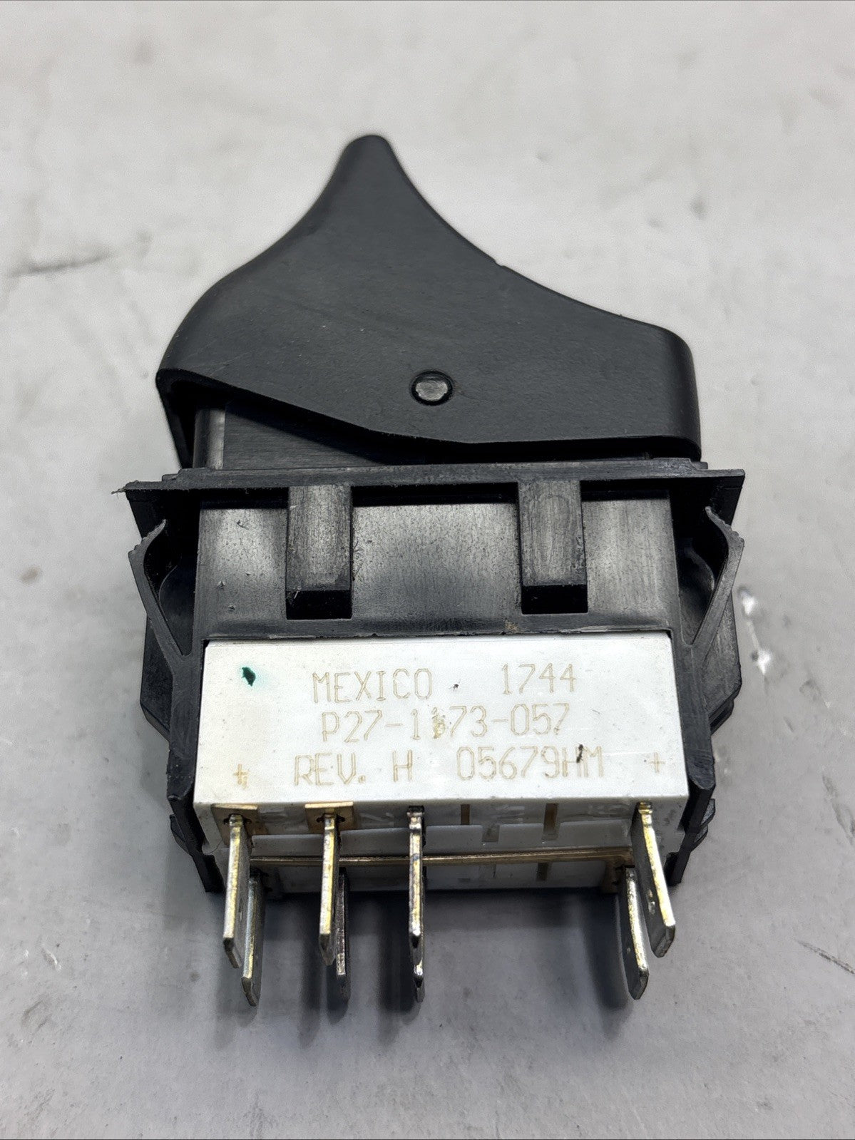 2014-2019 KENWORTH T680 INTER AXLE DIFF LOCK DASH CONTROL SWITCH P27-1173-057