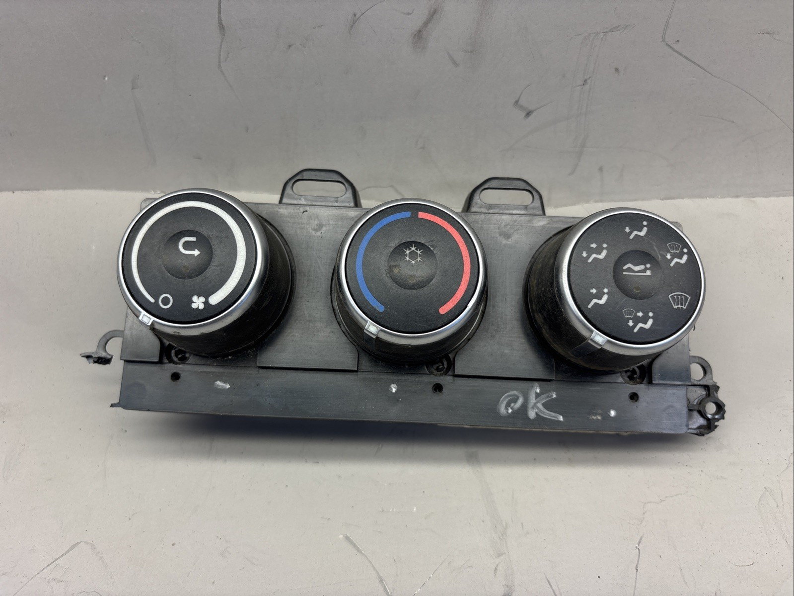 A22-73671-001 Genuine Freightliner® Temperature Control - Hvac Damage