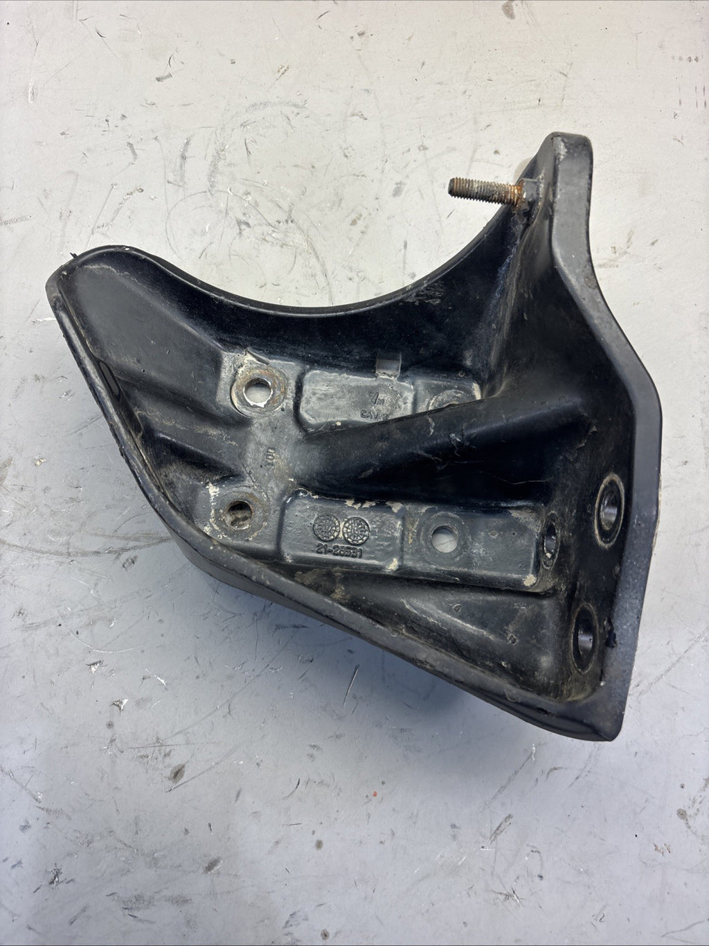FREIGHTLINER CASCADIA 125 FRONT RIGHT SIDE BUMPER BRACKET MOUNT OEM