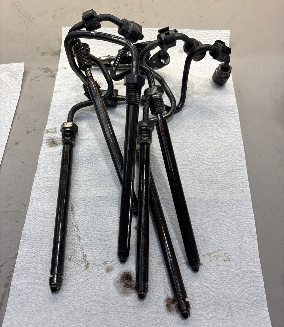 Paccar MX 13  Fuel Injector Line Tube 1-5 Used In Good Condition See Pictures