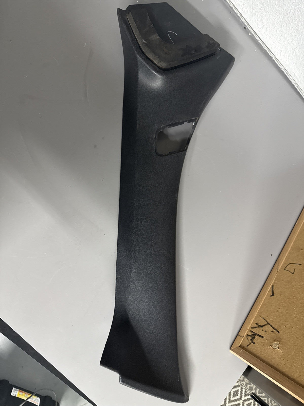 A18-68716-005 Body A Pillar Left Side, Thermoplastic Olefin, for Freightliner