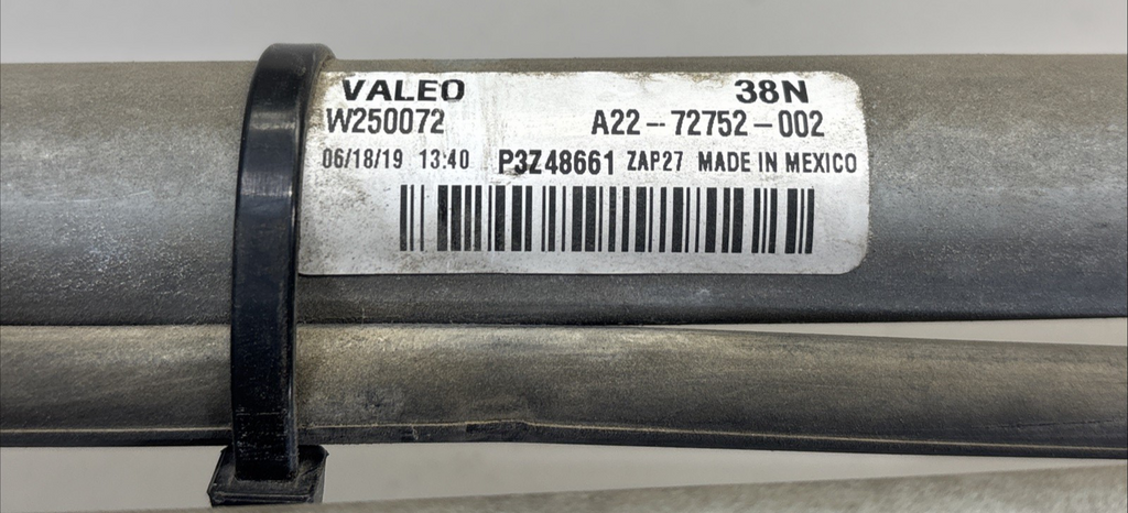 OEM FREIGHTLINER LINKAGE & MOTOR ASSEMBLY WINDSHIELD WIPER A22-72752-002 W302256
