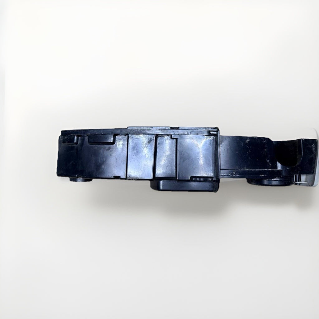 Paccar 21 Peterbilt 579 Cup Holder Right S06-6049-3731