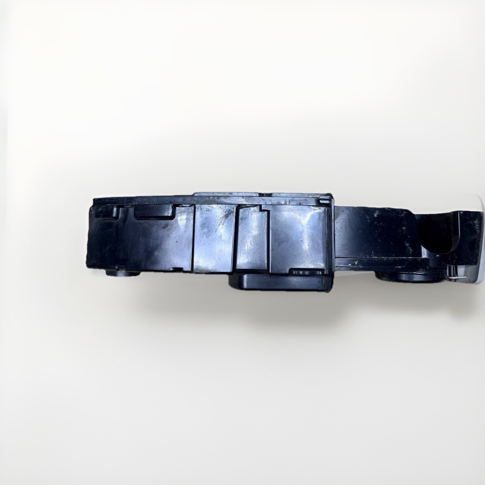 Paccar 21 Peterbilt 579 Cup Holder Right S06-6049-3731
