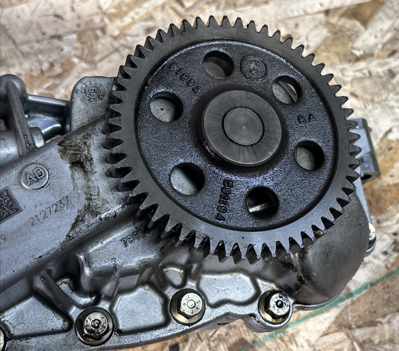 PACCAR - MX13 ENGINE OIL PUMP - USED PN 591216-02