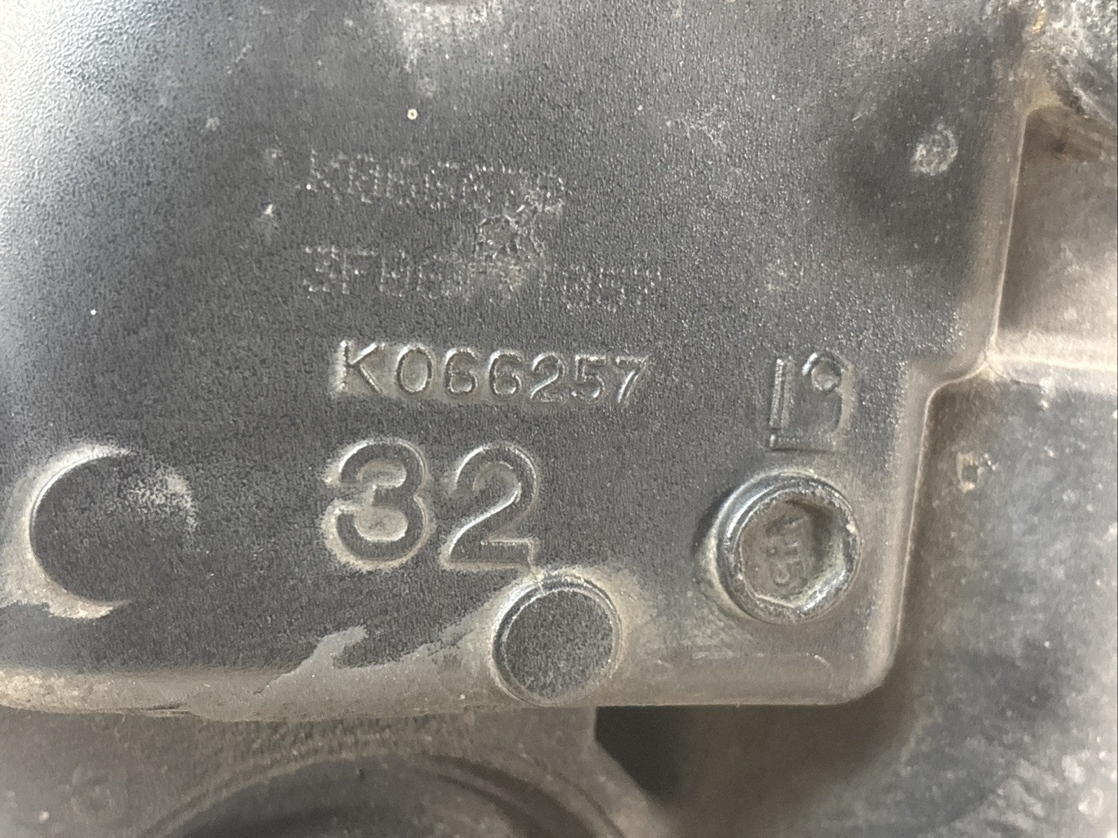 Freightliner Cascadia 126 Bendix Air Dryer K066257 OEM