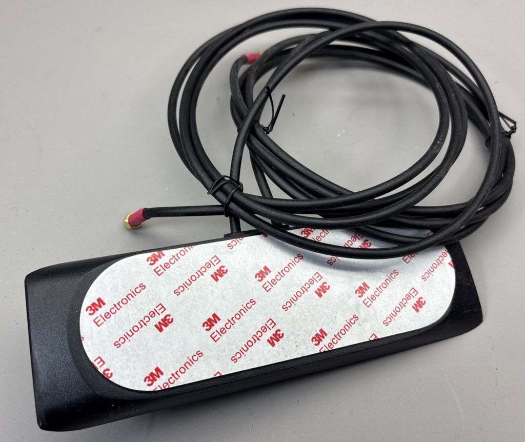 DVXC4 4G CELLULAR ANTENNA FOR ADHESIVE MOUNT LTE