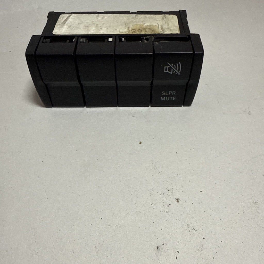 Freightliner Cascadia A06-90732-000 Rocker Switch Panel