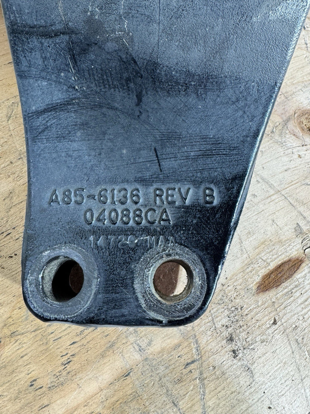 2021 Kenworth t680 PACCAR Left  CAB MOUNT BRACKET A85-6136
