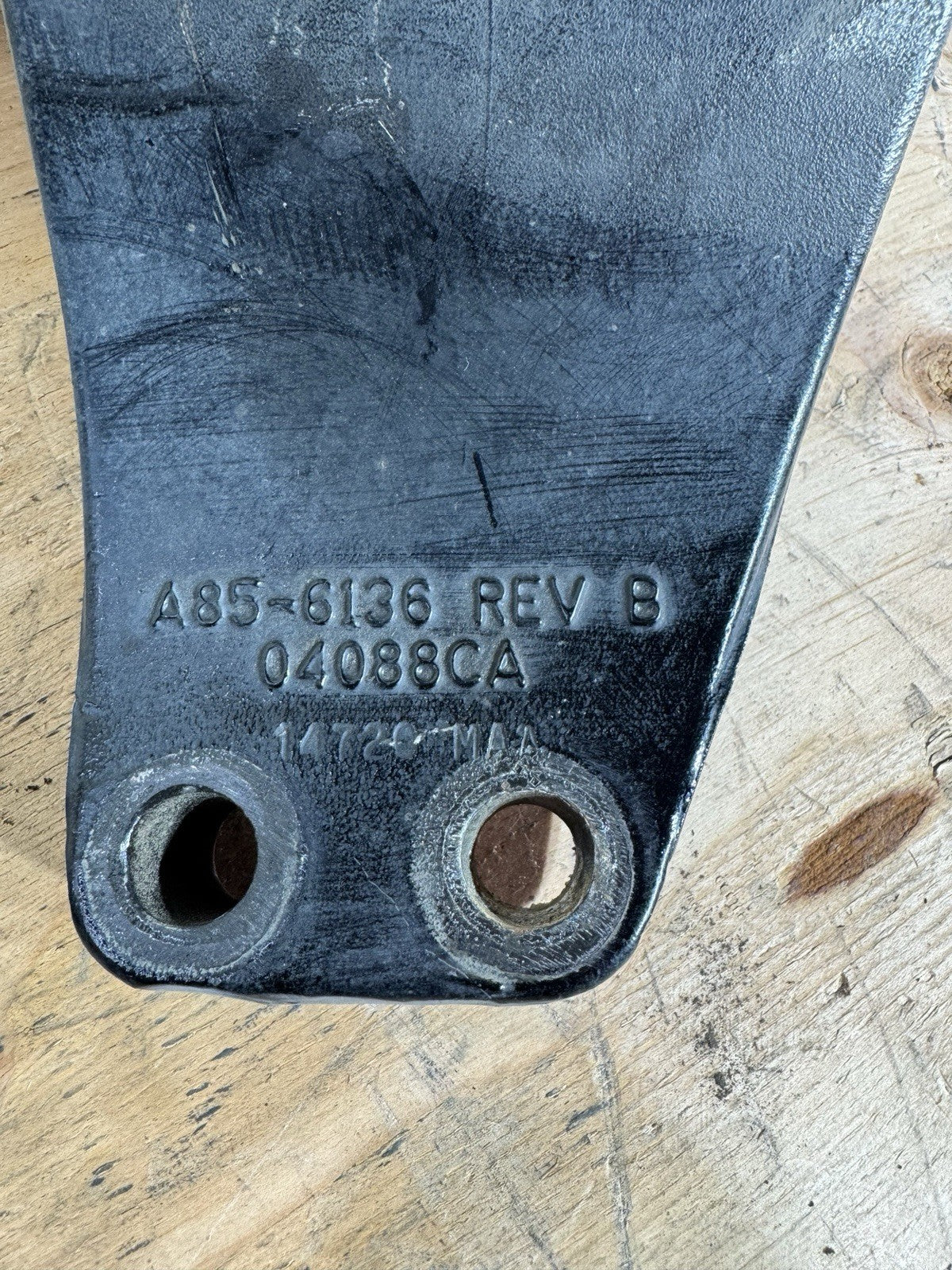 2021 Kenworth t680 PACCAR Left  CAB MOUNT BRACKET A85-6136