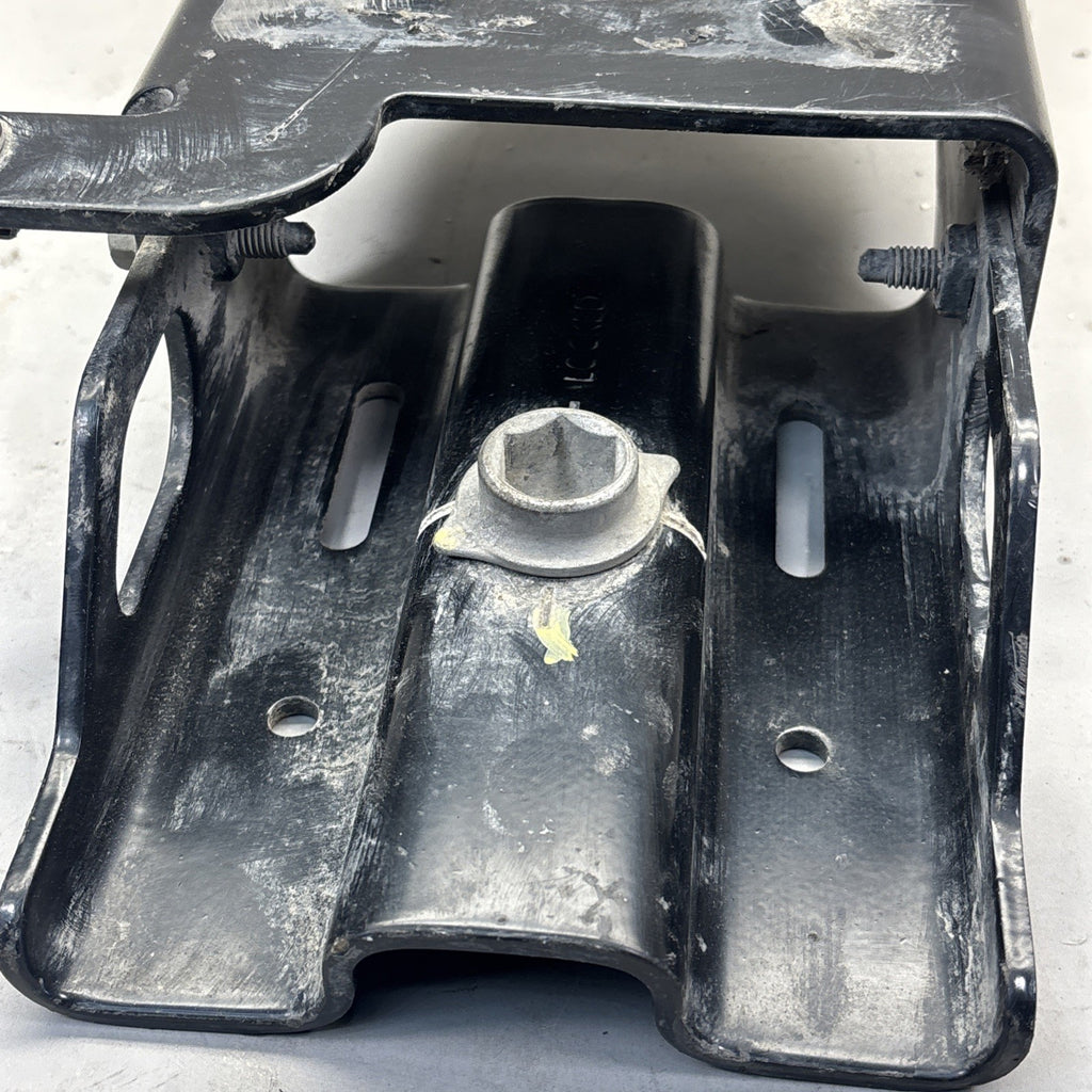 84756809 Genuine Volvo Left Side Inner BUMPER Bracket 78677268