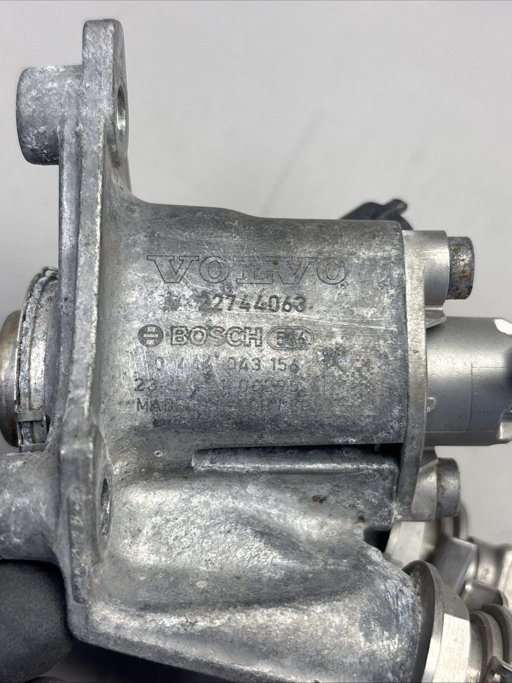 Genuine Volvo 22744063 DEF Doser Injector / DEF Dosage Valve