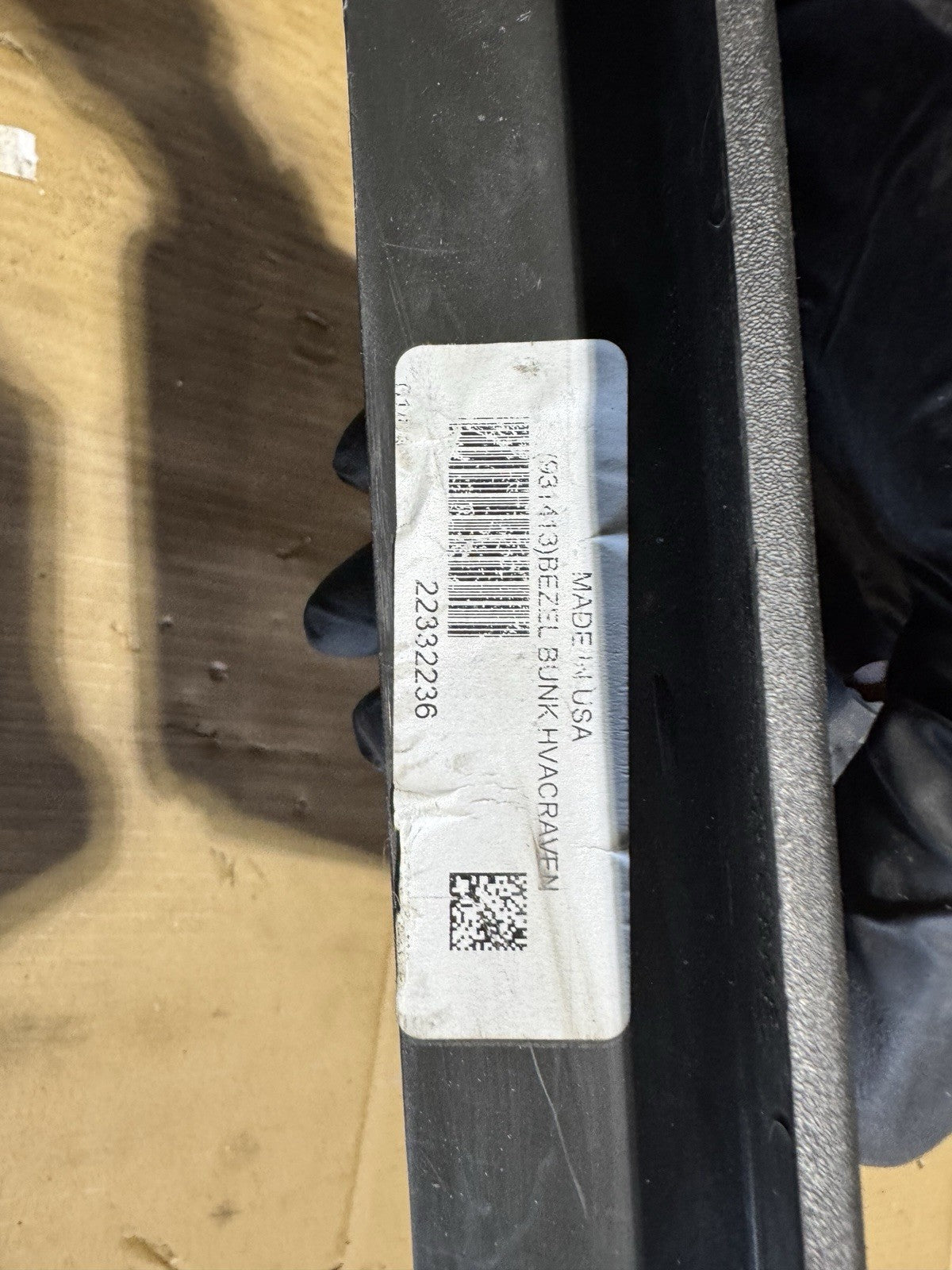 2018-2024 VOLVO VNL 860 FRONT RIGHT SIDE BUNK HVACRAVEN BEZEL 22332236 OEM