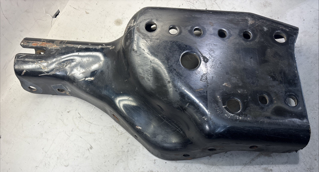 2018-2025 FREIGHTLINER CASCADIA LEFT FRAME HORN BUMPER BRACKET A15-28667-000 OEM